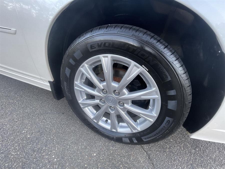 Used Buick Lucerne 4dr Sdn CXL 2011 | Wiz Leasing Inc. Stratford, Connecticut Used Buick Lucerne 4dr Sdn CXL 2011 | Wiz Leasing Inc. Stratford, Connecticut