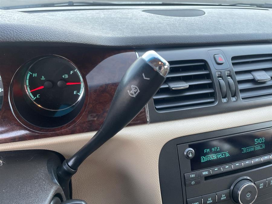 Used Buick Lucerne 4dr Sdn CXL 2011 | Wiz Leasing Inc. Stratford, Connecticut Used Buick Lucerne 4dr Sdn CXL 2011 | Wiz Leasing Inc. Stratford, Connecticut