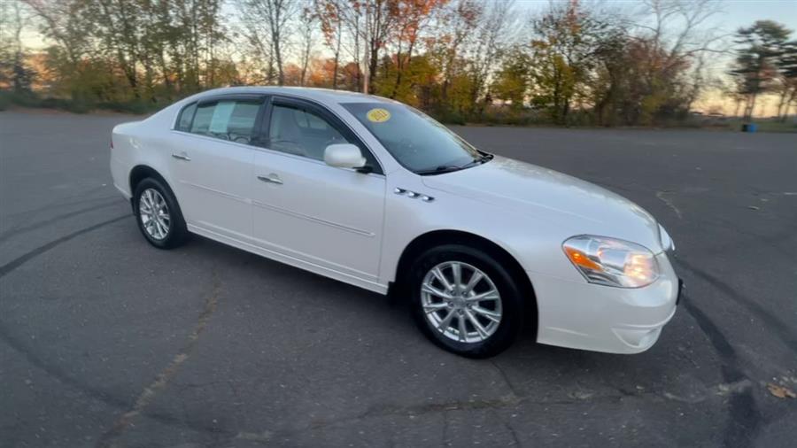 Used Buick Lucerne 4dr Sdn CXL 2011 | Wiz Leasing Inc. Stratford, Connecticut Used Buick Lucerne 4dr Sdn CXL 2011 | Wiz Leasing Inc. Stratford, Connecticut