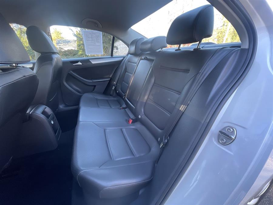 Used Volkswagen Jetta Sedan 4dr Man SE w/Convenience 2013 | Wiz Leasing Inc. Stratford, Connecticut Used Volkswagen Jetta Sedan 4dr Man SE w/Convenience 2013 | Wiz Leasing Inc. Stratford, Connecticut