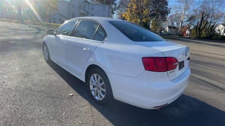 Used Volkswagen Jetta Sedan 4dr Man SE w/Convenience 2013 | Wiz Leasing Inc. Stratford, Connecticut Used Volkswagen Jetta Sedan 4dr Man SE w/Convenience 2013 | Wiz Leasing Inc. Stratford, Connecticut