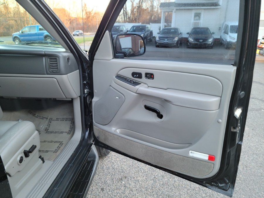 2005 Chevrolet Tahoe AWD LT Leather Sunroof DVD 3rd Raw LOADED, available for sale in East Windsor, Connecticut | Toro Auto. East Windsor, Connecticut 2005 Chevrolet Tahoe AWD LT Leather Sunroof DVD 3rd Raw LOADED, available for sale in East Windsor, Connecticut | Toro Auto. East Windsor, Connecticut