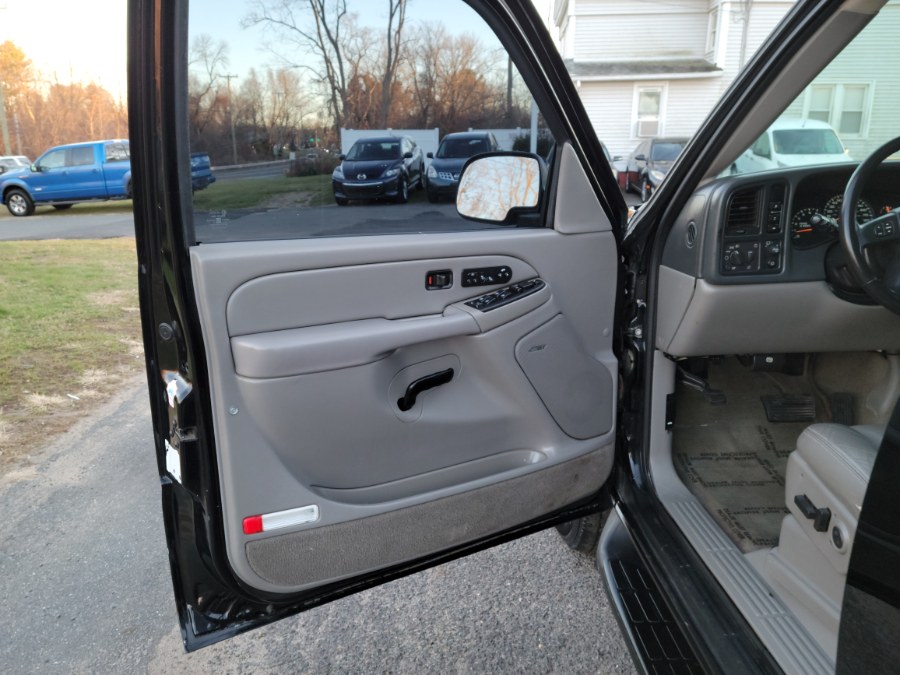 2005 Chevrolet Tahoe AWD LT Leather Sunroof DVD 3rd Raw LOADED, available for sale in East Windsor, Connecticut | Toro Auto. East Windsor, Connecticut 2005 Chevrolet Tahoe AWD LT Leather Sunroof DVD 3rd Raw LOADED, available for sale in East Windsor, Connecticut | Toro Auto. East Windsor, Connecticut