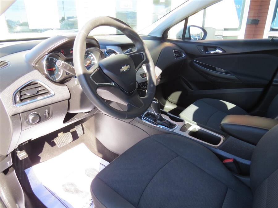 Used Chevrolet Cruze LS Auto 4dr Sedan 2017 | Lake City Exports Inc. Auburn, Maine Used Chevrolet Cruze LS Auto 4dr Sedan 2017 | Lake City Exports Inc. Auburn, Maine