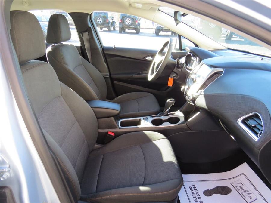 Used Chevrolet Cruze LS Auto 4dr Sedan 2017 | Lake City Exports Inc. Auburn, Maine Used Chevrolet Cruze LS Auto 4dr Sedan 2017 | Lake City Exports Inc. Auburn, Maine