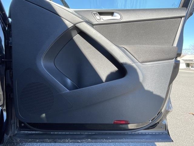 Used Volkswagen Tiguan 2014 | Blasius Federal Road. Brookfield, Connecticut Used Volkswagen Tiguan 2014 | Blasius Federal Road. Brookfield, Connecticut