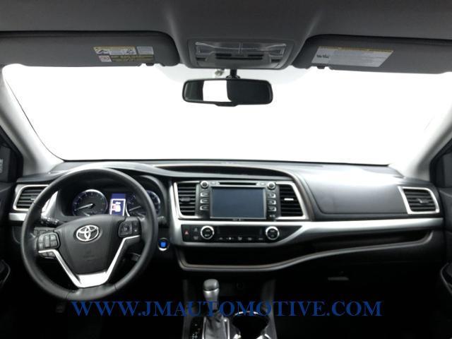 Used Toyota Highlander AWD 4dr V6 XLE 2015 | J&M Automotive Sls&Svc LLC. Naugatuck, Connecticut Used Toyota Highlander AWD 4dr V6 XLE 2015 | J&M Automotive Sls&Svc LLC. Naugatuck, Connecticut