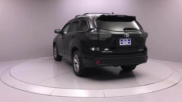 Used Toyota Highlander AWD 4dr V6 XLE 2015 | J&M Automotive Sls&Svc LLC. Naugatuck, Connecticut Used Toyota Highlander AWD 4dr V6 XLE 2015 | J&M Automotive Sls&Svc LLC. Naugatuck, Connecticut