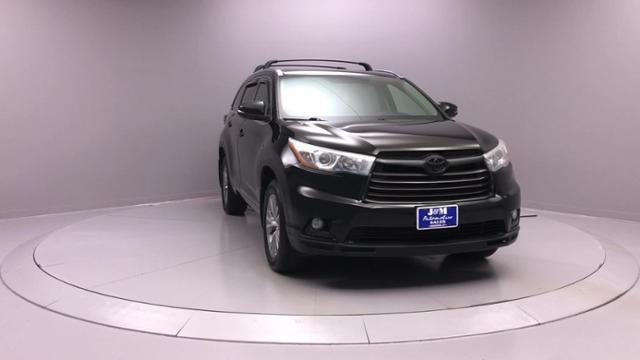 Used Toyota Highlander AWD 4dr V6 XLE 2015 | J&M Automotive Sls&Svc LLC. Naugatuck, Connecticut Used Toyota Highlander AWD 4dr V6 XLE 2015 | J&M Automotive Sls&Svc LLC. Naugatuck, Connecticut