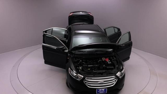 2015 Ford Taurus 4dr Sdn SEL FWD, available for sale in Naugatuck, Connecticut | J&M Automotive Sls&Svc LLC. Naugatuck, Connecticut 2015 Ford Taurus 4dr Sdn SEL FWD, available for sale in Naugatuck, Connecticut | J&M Automotive Sls&Svc LLC. Naugatuck, Connecticut