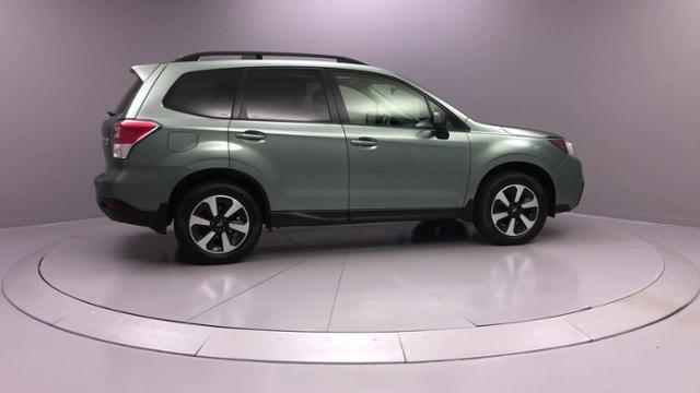 Used Subaru Forester 2.5i Premium CVT 2017 | J&M Automotive Sls&Svc LLC. Naugatuck, Connecticut Used Subaru Forester 2.5i Premium CVT 2017 | J&M Automotive Sls&Svc LLC. Naugatuck, Connecticut