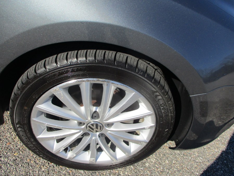 2012 Volkswagen Jetta Sedan 4dr Auto SEL w/Premium & Sunroof PZEV, available for sale in Massapequa, New York | South Shore Auto Brokers & Sales. Massapequa, New York 2012 Volkswagen Jetta Sedan 4dr Auto SEL w/Premium & Sunroof PZEV, available for sale in Massapequa, New York | South Shore Auto Brokers & Sales. Massapequa, New York