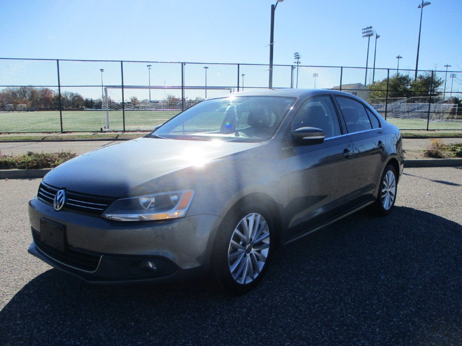 2012 Volkswagen Jetta Sedan 4dr Auto SEL w/Premium & Sunroof PZEV, available for sale in Massapequa, New York | South Shore Auto Brokers & Sales. Massapequa, New York 2012 Volkswagen Jetta Sedan 4dr Auto SEL w/Premium & Sunroof PZEV, available for sale in Massapequa, New York | South Shore Auto Brokers & Sales. Massapequa, New York