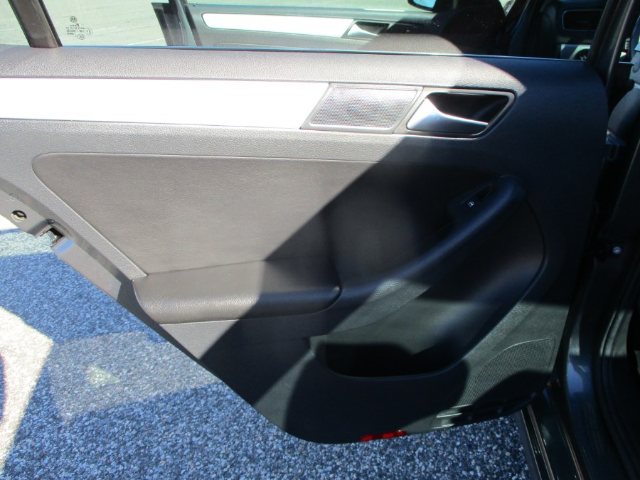 2012 Volkswagen Jetta Sedan 4dr Auto SEL w/Premium & Sunroof PZEV, available for sale in Massapequa, New York | South Shore Auto Brokers & Sales. Massapequa, New York 2012 Volkswagen Jetta Sedan 4dr Auto SEL w/Premium & Sunroof PZEV, available for sale in Massapequa, New York | South Shore Auto Brokers & Sales. Massapequa, New York