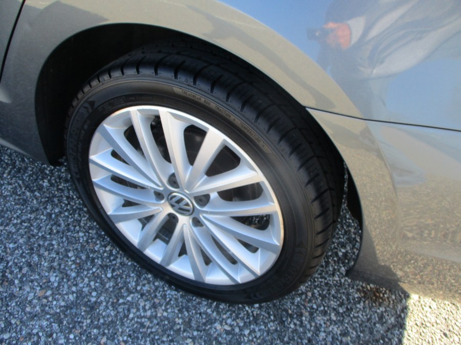 2012 Volkswagen Jetta Sedan 4dr Auto SEL w/Premium & Sunroof PZEV, available for sale in Massapequa, New York | South Shore Auto Brokers & Sales. Massapequa, New York 2012 Volkswagen Jetta Sedan 4dr Auto SEL w/Premium & Sunroof PZEV, available for sale in Massapequa, New York | South Shore Auto Brokers & Sales. Massapequa, New York
