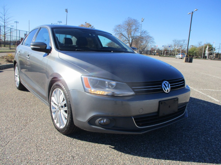2012 Volkswagen Jetta Sedan 4dr Auto SEL w/Premium & Sunroof PZEV, available for sale in Massapequa, New York | South Shore Auto Brokers & Sales. Massapequa, New York 2012 Volkswagen Jetta Sedan 4dr Auto SEL w/Premium & Sunroof PZEV, available for sale in Massapequa, New York | South Shore Auto Brokers & Sales. Massapequa, New York