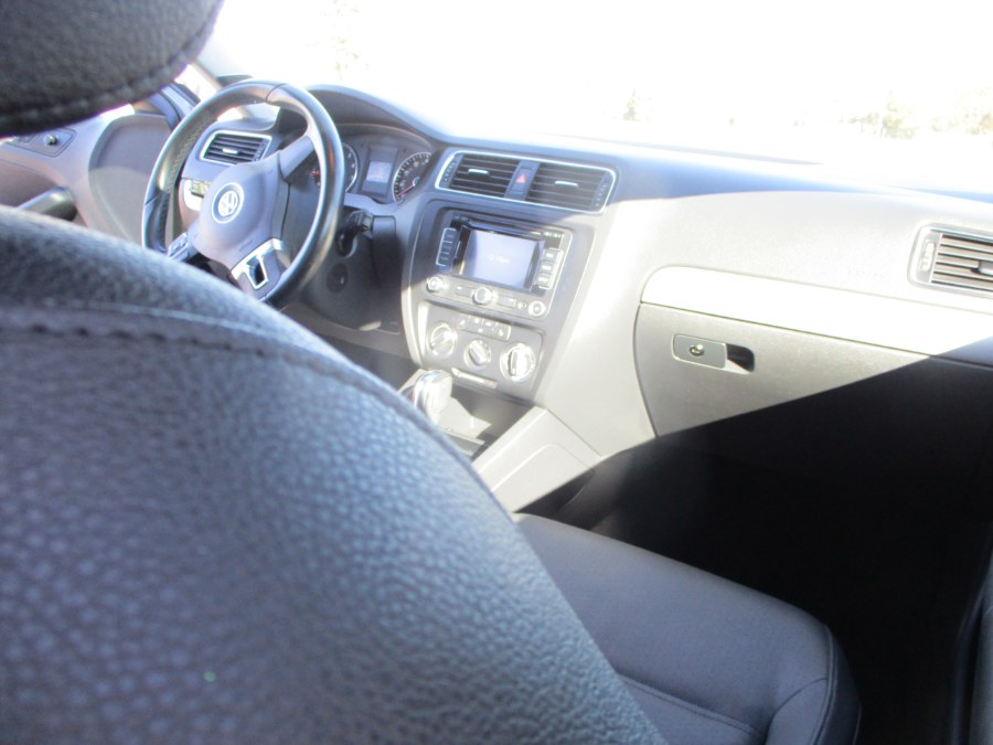 2012 Volkswagen Jetta Sedan 4dr Auto SEL w/Premium & Sunroof PZEV, available for sale in Massapequa, New York | South Shore Auto Brokers & Sales. Massapequa, New York 2012 Volkswagen Jetta Sedan 4dr Auto SEL w/Premium & Sunroof PZEV, available for sale in Massapequa, New York | South Shore Auto Brokers & Sales. Massapequa, New York