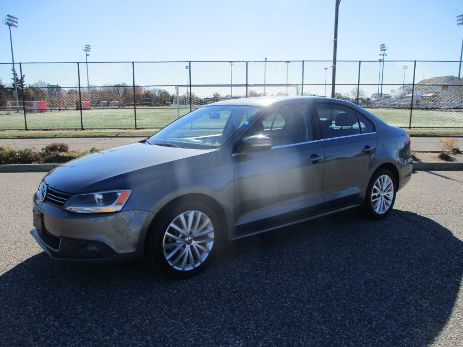 2012 Volkswagen Jetta Sedan 4dr Auto SEL w/Premium & Sunroof PZEV, available for sale in Massapequa, New York | South Shore Auto Brokers & Sales. Massapequa, New York 2012 Volkswagen Jetta Sedan 4dr Auto SEL w/Premium & Sunroof PZEV, available for sale in Massapequa, New York | South Shore Auto Brokers & Sales. Massapequa, New York