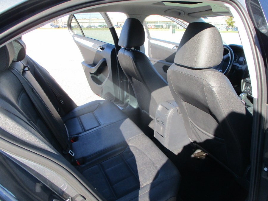 2012 Volkswagen Jetta Sedan 4dr Auto SEL w/Premium & Sunroof PZEV, available for sale in Massapequa, New York | South Shore Auto Brokers & Sales. Massapequa, New York 2012 Volkswagen Jetta Sedan 4dr Auto SEL w/Premium & Sunroof PZEV, available for sale in Massapequa, New York | South Shore Auto Brokers & Sales. Massapequa, New York