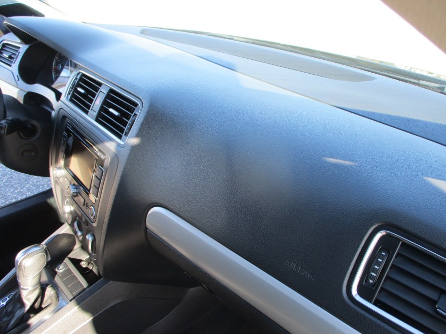 2012 Volkswagen Jetta Sedan 4dr Auto SEL w/Premium & Sunroof PZEV, available for sale in Massapequa, New York | South Shore Auto Brokers & Sales. Massapequa, New York 2012 Volkswagen Jetta Sedan 4dr Auto SEL w/Premium & Sunroof PZEV, available for sale in Massapequa, New York | South Shore Auto Brokers & Sales. Massapequa, New York