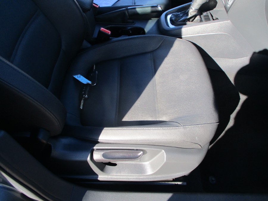2012 Volkswagen Jetta Sedan 4dr Auto SEL w/Premium & Sunroof PZEV, available for sale in Massapequa, New York | South Shore Auto Brokers & Sales. Massapequa, New York 2012 Volkswagen Jetta Sedan 4dr Auto SEL w/Premium & Sunroof PZEV, available for sale in Massapequa, New York | South Shore Auto Brokers & Sales. Massapequa, New York
