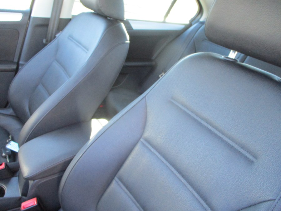 2012 Volkswagen Jetta Sedan 4dr Auto SEL w/Premium & Sunroof PZEV, available for sale in Massapequa, New York | South Shore Auto Brokers & Sales. Massapequa, New York 2012 Volkswagen Jetta Sedan 4dr Auto SEL w/Premium & Sunroof PZEV, available for sale in Massapequa, New York | South Shore Auto Brokers & Sales. Massapequa, New York