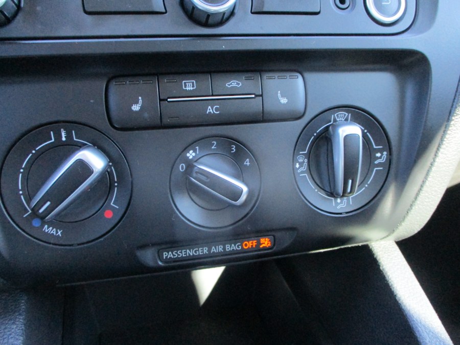 2012 Volkswagen Jetta Sedan 4dr Auto SEL w/Premium & Sunroof PZEV, available for sale in Massapequa, New York | South Shore Auto Brokers & Sales. Massapequa, New York 2012 Volkswagen Jetta Sedan 4dr Auto SEL w/Premium & Sunroof PZEV, available for sale in Massapequa, New York | South Shore Auto Brokers & Sales. Massapequa, New York