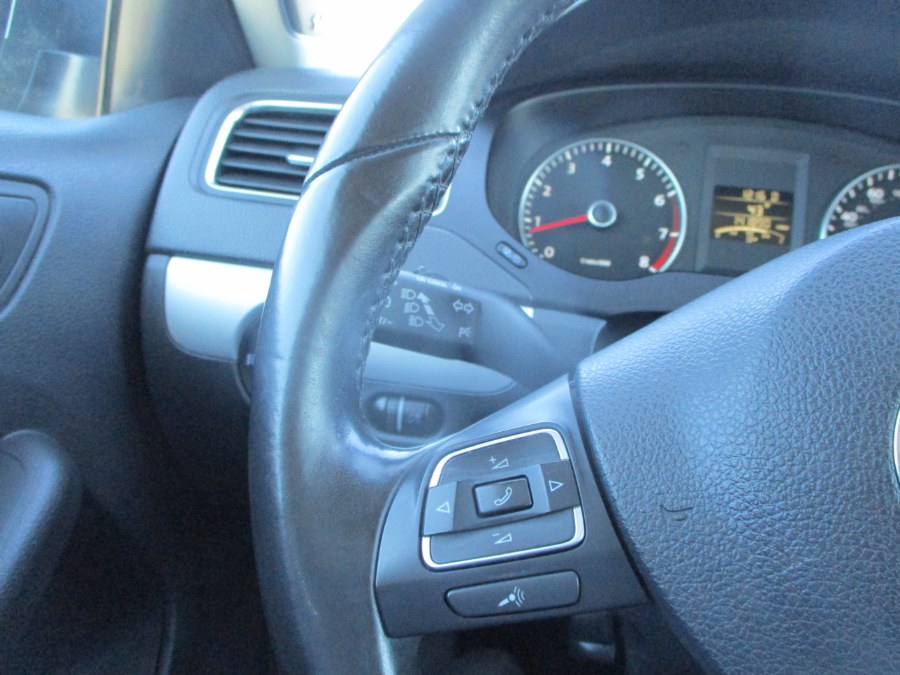 2012 Volkswagen Jetta Sedan 4dr Auto SEL w/Premium & Sunroof PZEV, available for sale in Massapequa, New York | South Shore Auto Brokers & Sales. Massapequa, New York 2012 Volkswagen Jetta Sedan 4dr Auto SEL w/Premium & Sunroof PZEV, available for sale in Massapequa, New York | South Shore Auto Brokers & Sales. Massapequa, New York