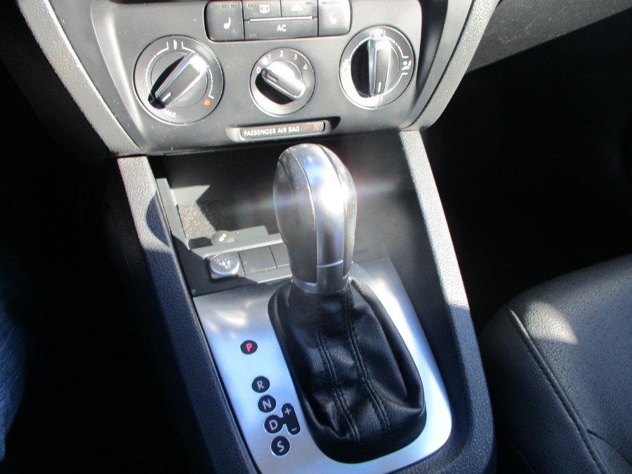 2012 Volkswagen Jetta Sedan 4dr Auto SEL w/Premium & Sunroof PZEV, available for sale in Massapequa, New York | South Shore Auto Brokers & Sales. Massapequa, New York 2012 Volkswagen Jetta Sedan 4dr Auto SEL w/Premium & Sunroof PZEV, available for sale in Massapequa, New York | South Shore Auto Brokers & Sales. Massapequa, New York