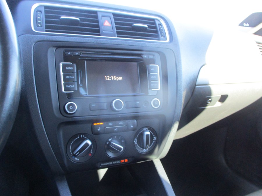 2012 Volkswagen Jetta Sedan 4dr Auto SEL w/Premium & Sunroof PZEV, available for sale in Massapequa, New York | South Shore Auto Brokers & Sales. Massapequa, New York 2012 Volkswagen Jetta Sedan 4dr Auto SEL w/Premium & Sunroof PZEV, available for sale in Massapequa, New York | South Shore Auto Brokers & Sales. Massapequa, New York