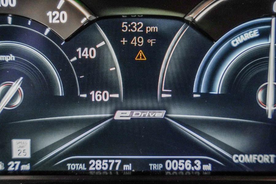 Used BMW 5 Series 530e xDrive iPerformance Plug-In Hybrid 2018 | 26 Motors Corp. Bronx, New York Used BMW 5 Series 530e xDrive iPerformance Plug-In Hybrid 2018 | 26 Motors Corp. Bronx, New York
