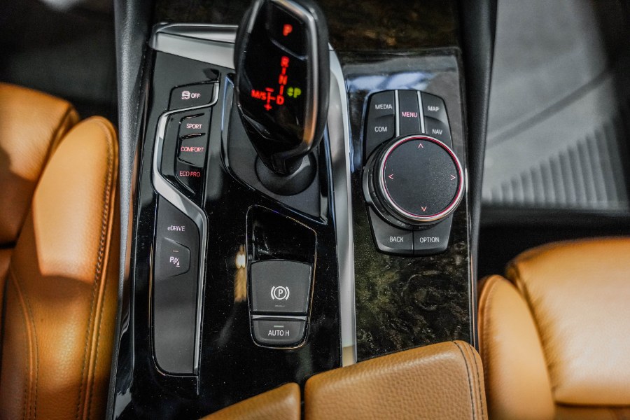 Used BMW 5 Series 530e xDrive iPerformance Plug-In Hybrid 2018 | 26 Motors Corp. Bronx, New York Used BMW 5 Series 530e xDrive iPerformance Plug-In Hybrid 2018 | 26 Motors Corp. Bronx, New York