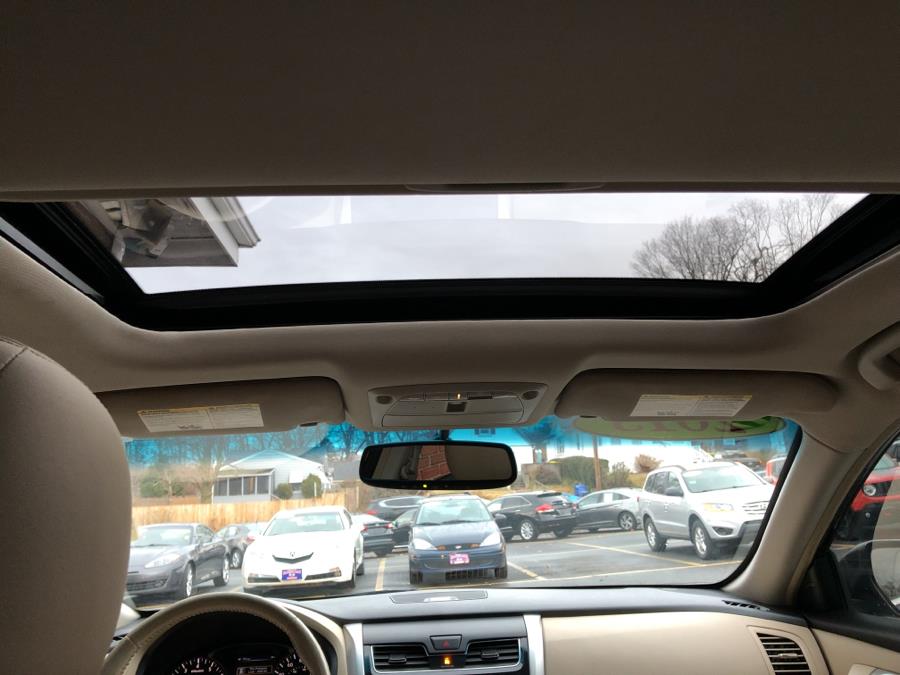 2013 Nissan Altima 4dr Sdn 2.5 SL, available for sale in Waterbury, Connecticut | National Auto Brokers, Inc.. Waterbury, Connecticut 2013 Nissan Altima 4dr Sdn 2.5 SL, available for sale in Waterbury, Connecticut | National Auto Brokers, Inc.. Waterbury, Connecticut
