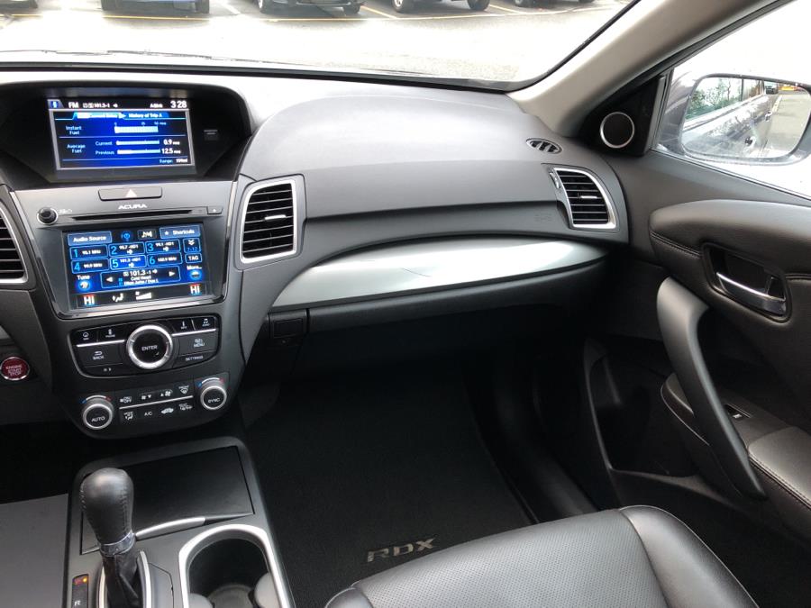 2018 Acura RDX AWD w/Technology Pkg, available for sale in Waterbury, Connecticut | National Auto Brokers, Inc.. Waterbury, Connecticut 2018 Acura RDX AWD w/Technology Pkg, available for sale in Waterbury, Connecticut | National Auto Brokers, Inc.. Waterbury, Connecticut