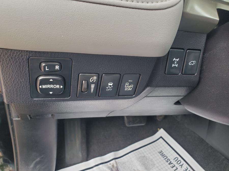 Used Toyota RAV4 AWD 4dr Limited (Natl) 2015 | SGM Auto Sales. West Babylon, New York Used Toyota RAV4 AWD 4dr Limited (Natl) 2015 | SGM Auto Sales. West Babylon, New York