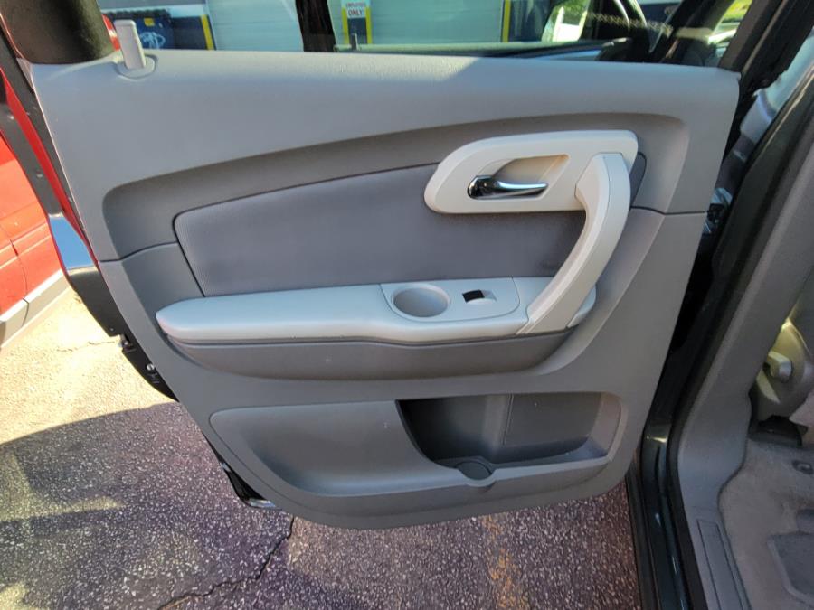 Used Chevrolet Traverse AWD 4dr LS 2011 | Eugen's Auto Sales & Repairs. Philadelphia, Pennsylvania Used Chevrolet Traverse AWD 4dr LS 2011 | Eugen's Auto Sales & Repairs. Philadelphia, Pennsylvania