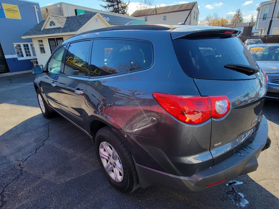 Used Chevrolet Traverse AWD 4dr LS 2011 | Eugen's Auto Sales & Repairs. Philadelphia, Pennsylvania Used Chevrolet Traverse AWD 4dr LS 2011 | Eugen's Auto Sales & Repairs. Philadelphia, Pennsylvania