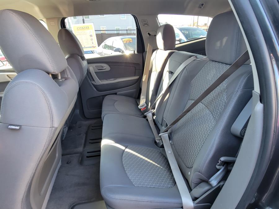 Used Chevrolet Traverse AWD 4dr LS 2011 | Eugen's Auto Sales & Repairs. Philadelphia, Pennsylvania Used Chevrolet Traverse AWD 4dr LS 2011 | Eugen's Auto Sales & Repairs. Philadelphia, Pennsylvania