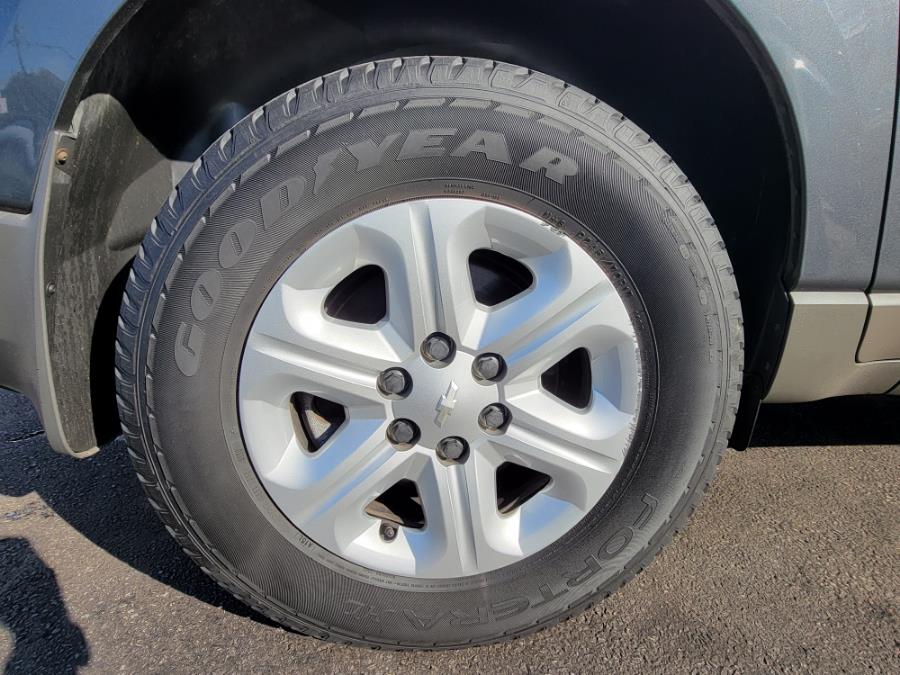 Used Chevrolet Traverse AWD 4dr LS 2011 | Eugen's Auto Sales & Repairs. Philadelphia, Pennsylvania Used Chevrolet Traverse AWD 4dr LS 2011 | Eugen's Auto Sales & Repairs. Philadelphia, Pennsylvania