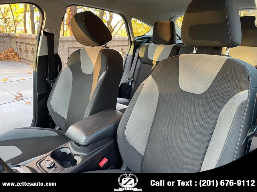 Used Ford Focus 5dr HB SE 2014 | Zettes Auto Mall. Jersey City, New Jersey Used Ford Focus 5dr HB SE 2014 | Zettes Auto Mall. Jersey City, New Jersey