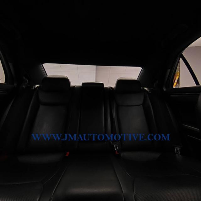 Used Chrysler 300 4dr Sdn 300C AWD 2014 | J&M Automotive Sls&Svc LLC. Naugatuck, Connecticut Used Chrysler 300 4dr Sdn 300C AWD 2014 | J&M Automotive Sls&Svc LLC. Naugatuck, Connecticut
