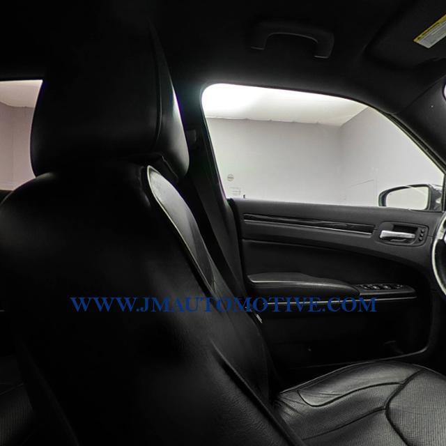 Used Chrysler 300 4dr Sdn 300C AWD 2014 | J&M Automotive Sls&Svc LLC. Naugatuck, Connecticut Used Chrysler 300 4dr Sdn 300C AWD 2014 | J&M Automotive Sls&Svc LLC. Naugatuck, Connecticut
