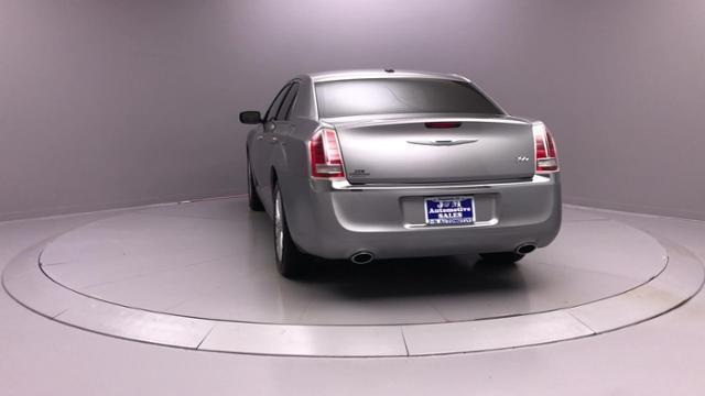 Used Chrysler 300 4dr Sdn 300C AWD 2014 | J&M Automotive Sls&Svc LLC. Naugatuck, Connecticut Used Chrysler 300 4dr Sdn 300C AWD 2014 | J&M Automotive Sls&Svc LLC. Naugatuck, Connecticut