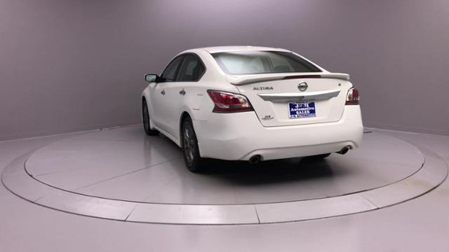 2015 Nissan Altima 4dr Sdn I4 2.5 S, available for sale in Naugatuck, Connecticut | J&M Automotive Sls&Svc LLC. Naugatuck, Connecticut 2015 Nissan Altima 4dr Sdn I4 2.5 S, available for sale in Naugatuck, Connecticut | J&M Automotive Sls&Svc LLC. Naugatuck, Connecticut