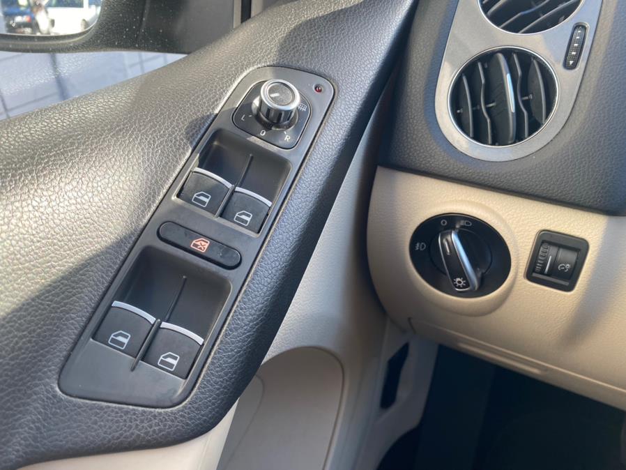 Used Volkswagen Tiguan 4WD 4dr Auto SE 2013 | Apex Westchester Used Vehicles. White Plains, New York Used Volkswagen Tiguan 4WD 4dr Auto SE 2013 | Apex Westchester Used Vehicles. White Plains, New York