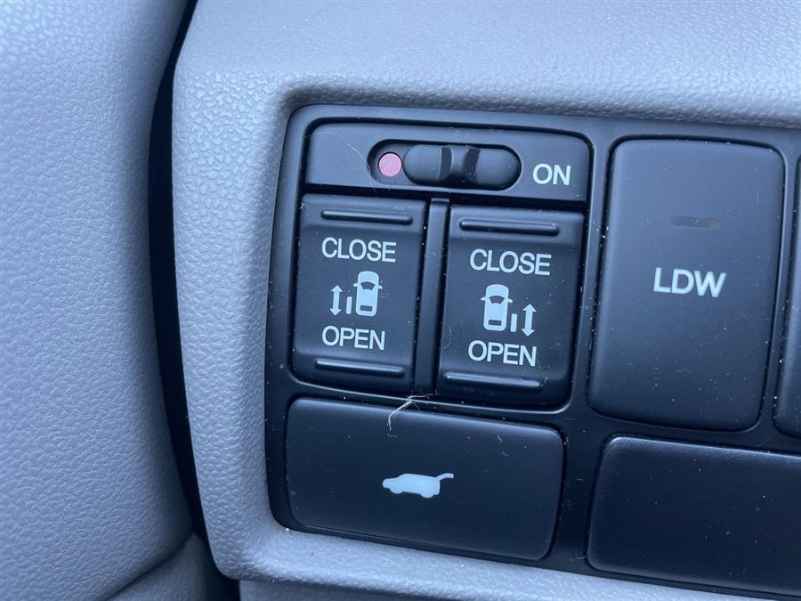2016 Honda Odyssey 5dr EX-L w/Navi, available for sale in Stratford, Connecticut | Wiz Leasing Inc. Stratford, Connecticut 2016 Honda Odyssey 5dr EX-L w/Navi, available for sale in Stratford, Connecticut | Wiz Leasing Inc. Stratford, Connecticut