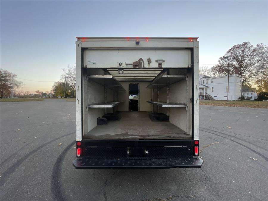 2017 GMC Savana Commercial Cutaway 3500 Van 177", available for sale in Stratford, Connecticut | Wiz Leasing Inc. Stratford, Connecticut 2017 GMC Savana Commercial Cutaway 3500 Van 177", available for sale in Stratford, Connecticut | Wiz Leasing Inc. Stratford, Connecticut