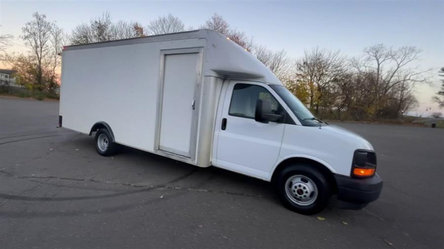 2017 GMC Savana Commercial Cutaway 3500 Van 177", available for sale in Stratford, Connecticut | Wiz Leasing Inc. Stratford, Connecticut 2017 GMC Savana Commercial Cutaway 3500 Van 177", available for sale in Stratford, Connecticut | Wiz Leasing Inc. Stratford, Connecticut