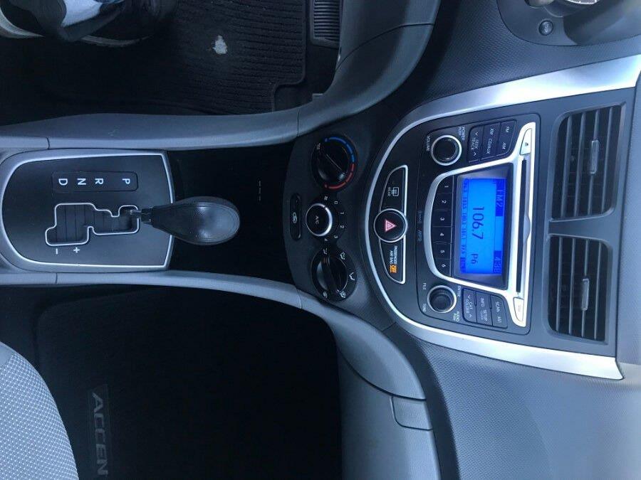 Used Hyundai Accent 5dr HB Auto SE 2013 | Rite Choice Auto Inc.. Massapequa, New York