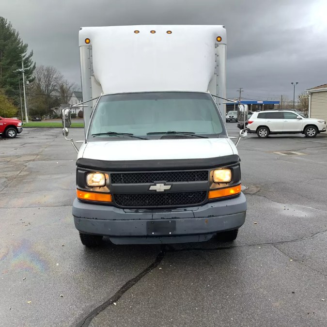Used Chevrolet Express Commercial Cutaway 139" WB C7A DRW 2004 | Peak Automotive Inc.. Bayshore, New York Used Chevrolet Express Commercial Cutaway 139" WB C7A DRW 2004 | Peak Automotive Inc.. Bayshore, New York